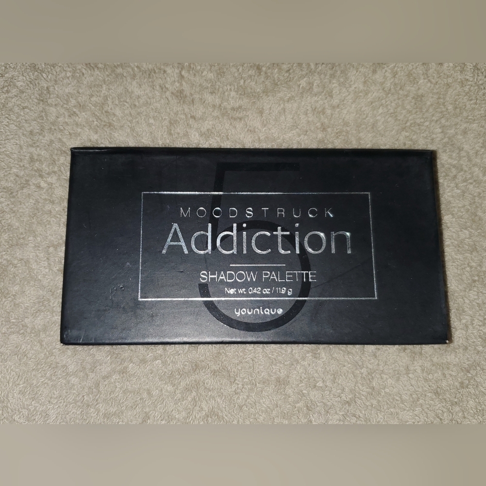 Younique MOODSTRUCK Addiction Palette 5